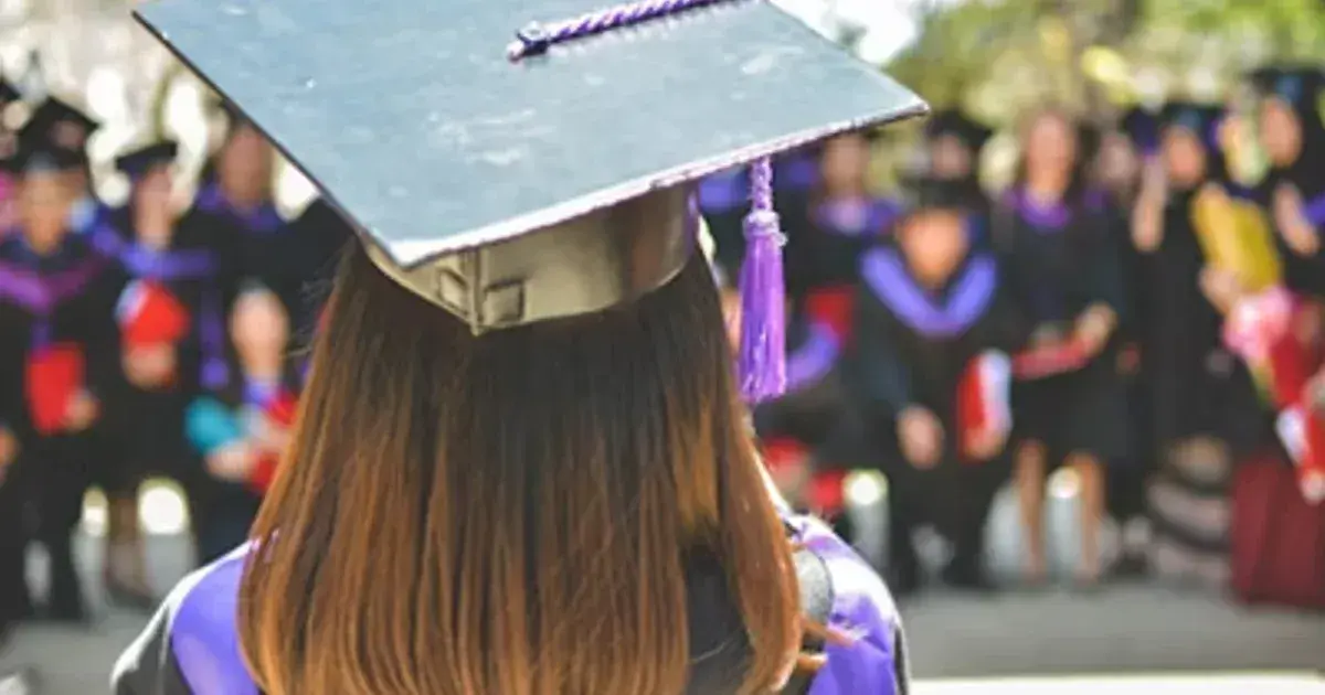 Student veteran using GI Bill education benefits for college